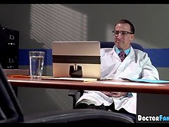 Cul, Tromperie, Femme couguar, Médecin, Hd, Mère que j'aimerais baiser, Infirmière, Nénés