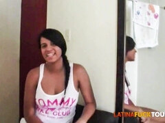 18 ans, Amateur, Grosse bite, Sucer une bite, Tir de sperme, Hard, Fille latino, Rugueux