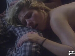 Velký zadek, Blondýna, Kuřba, Na pejska, Přírodní prsa, Krátké vlasy, Teenka, Kozičky