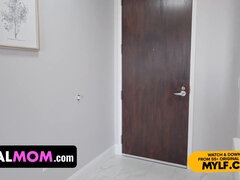 Beso negro, Engañando, Fetiche, Flexible, Hd, Hotel, Madrastra, Esposa