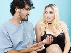 Amatör, Sovrum, Stor stjärt, Stora tuttar, Avsugning, Doggystyle, Milf, Stockings