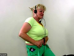 Vacker, Stora tuttar, Blondin, Bystig, Mogen, Mamma, Fitta, Styvmamma