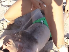 18 años, Amateur, Morena, Europeo, Orinar, Público, Chorro, Clasico