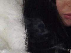 18 let, Brunetka, Kouření, Teenka