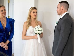 Rit, Dress, Poljubljanje, Spodnje perilo, Samozadovoljevanje, Naravne joške, Dokolenke, Najstnice