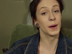 Anna: Kinky hipster does yoga in the nude and fingers her dripping-wet cunt