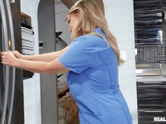 Veľký zadok, Veľké kozy, Čierne, Kuřba, Na tvár, Kuchyne, Prirodzené prsia, Pička