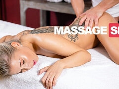 Grosser schwanz, Hundestellung, Fetisch, Handjob, Küssen, Lecken, Muschi, Titten