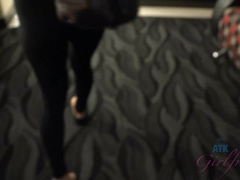 Badrum, Brunett, Fingering, Trosor, Piercing, Pov, Mager, Tuttar