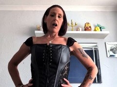 Vernedering, Lesbisch, Rijpe lesbienne, Orgasme, Kut duiken, Slaaf, Alleen, Billekoek