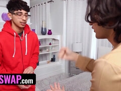 Blonde, Tir de sperme, Doigter, Le plan cul à quatre, Hd, Seins naturels, Chatte, Adolescente