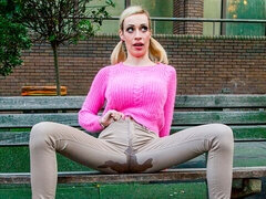 Bionda, Britannica, Carina, Fetish, Sfavillanti, Pubblico, Bagnata