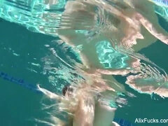 Dietro la scena, Tette grandi, Bionda, Mamma che vorrei scoparmi, Mamma, Piscina   biliardo, Magra, Tette