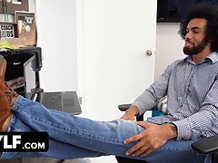 Gorgeous Curvy Milf Carmela Clutch Gets Her Phat Butt Fucked