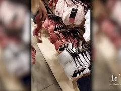 Grosser arsch, Grosse titten, Blondine, Kehlenfick, Pov, Öffentlich, Tätowierung, Jungendliche (18+)