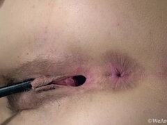 Brunetka, Vlasaté, Spodní prádlo, Masturbace, Nafouklé bradavky