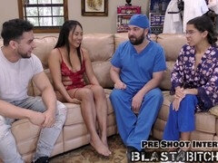 Bdsm, Doktor, Rokavice, Dekle drka tiča, Lateks, Latinka, Orgazem, Bolečina