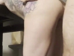 Amatorka, Duży kutas, Obciąganie, Mamuśka, Orgazm, Rudowłosa, Tatuaż, Wibrator