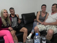 Amateur, Gros cul, Sucer une bite, Fétiche, Branlette thaïlandaise, Fait maison, Mère que j'aimerais baiser, Rasée