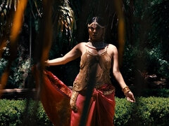 Culo grosso, Brunetta, Indiana, All'aperto, Piscina   biliardo, Solo, Tette, Bagnata