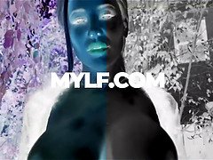 Stor stjärt, Stora tuttar, Blondin, Cougar, Fingering, Onani, Milf, Fitta