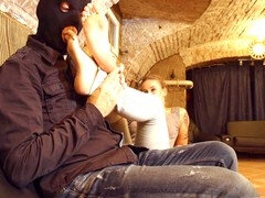 Special treat today with Minnie Manga and some serious foot worship