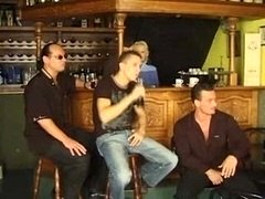 Ξανθιά, Ομάδα