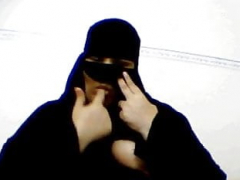 Niqabi Eager mom gives instruction