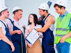 Stor stjärt, Stor kuk, Avsugning, Brunett, Doggystyle, Dubbelpenetrering, Gangbang, Naturliga tuttar