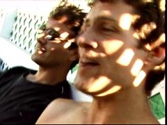 Blondi, Spermashotti, Uima allas, Vuosikerta