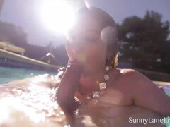 Blondin, Par, Handjobb, Hd, Onani, Naturlig, Pool, Tuttar