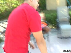 Velký zadek, Černé, Kuřba, Brunetka, Stříkání spermatu, Na obličej, Hardcore, Mezirasové