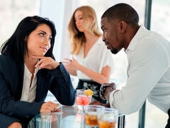 Большой член, Минет, Брюнетки, Собачьи, Межрасовый секс, Короткая стрижка, Молоденькие, Сиськи