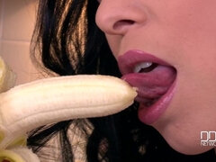 Tekintélyes didik, Fekete, Beillesztés, Fehérnemű, Nuni, Orosz, Egyedül, Játékszerek