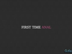 Asiatisch, Lesbisch, Lecken, Natürlichen titten, Zierlich, Muschi, Jungendliche (18+), Titten