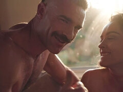 Kuřba, Brunetka, Brýle, Vlasaté, Bradavky, Pička, Kouření, Kozičky