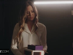 Lizanje anusa, Blondinka, Fafanje, Globoko grlo, Lizanje, Muco, Jahanje, Šeškanje