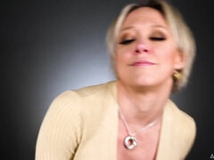 Stor rumpe, Store pupper, Blond, Barmfager, Onani, Milf, Orgasme, Fitte