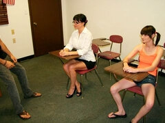 Большие сиськи, Минет, Брюнетки, Семяизвержение, Две девушки, Очки, Лизание, Втроем