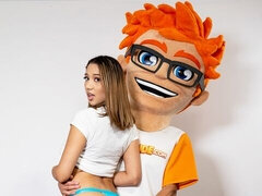 18 éves, Hatalmas hátsó, Monumentális dákó, Tekintélyes didik, Cumizás, Kutya póz, Rövid haj, Tini