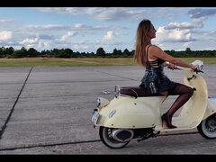 Amatőr, Fétis, Sarokkal való, Érett feleség, Szabadban, Lovaglás, Harisnya