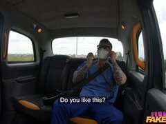 Leie, Grosse titten, Blasen, Aufs gesicht abspritzen, Lecken, Muschi, Hintern versohlen, Tätowierung