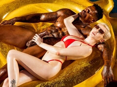 Røv, Store bryster, Blondine, Pik sutte, Hundestilling, Håndjob, Imellem racer, Teenager