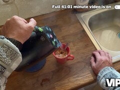 Felszarvazott, Európai, Nagylány, Szabadban, Orosz, Tetkó