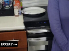 Arab, Veľké péro, Oblečené ženy, V oblečení, Striekanie semena, Honění, Hardcore, Teenka