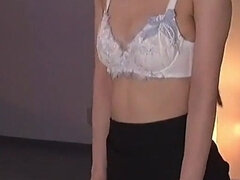 Asiatica, Pompino, Schizzo di sborra, Ufficio, Pantaloncini sintetici, Figa, Cavalcando