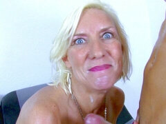 Duży tyłek, Duże cycki, Blondynka, Obciąganie, Styl na pieska, Dojrzałe, Ogolona, Chudy