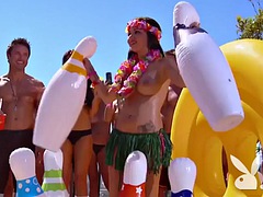Kisbaba, Strand, Fürdő ruha, Leszbikus, Buli, Medence