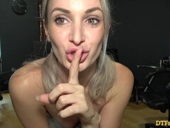 18, Stor stjärt, Blondin, Avsugning, Doggystyle, Naturliga tuttar, Tonåring, Tuttar