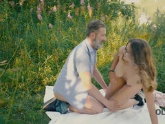 Blasen, Handjob, Lecken, Natürlichen titten, Im freien, Öffentlich, Muschi, Titten